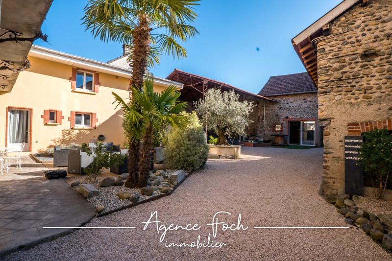 Maison ancienne - 240 m² - 7 pièces