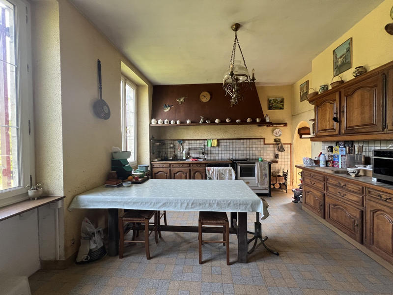 Maison - 212 m² - 7 pièces