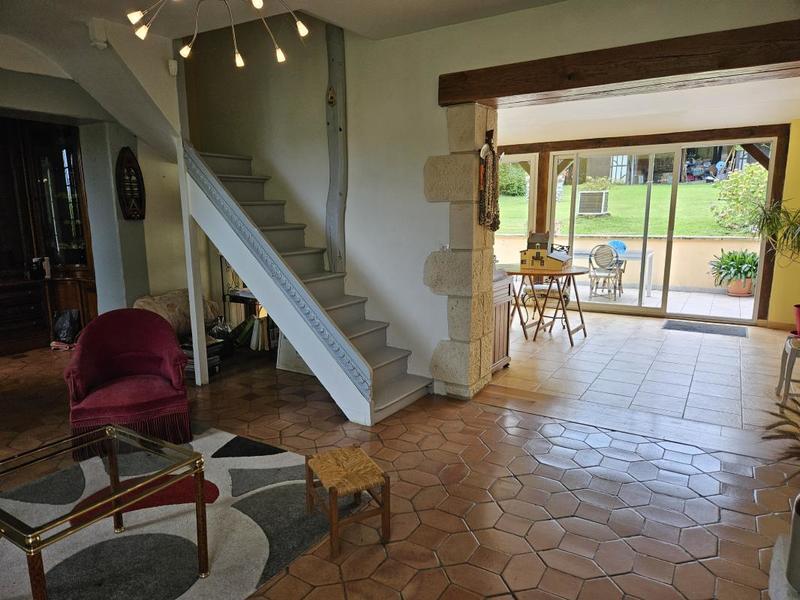Maison - 167 m² - 6 pièces