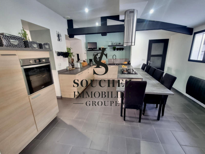 Maison - 250 m² - 8 pièces