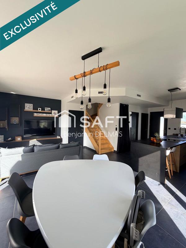 Maison - 90 m² - 4 pièces