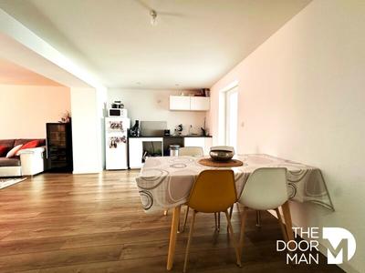 Maison - 84 m² - 4 pièces