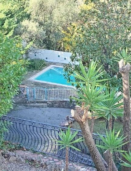 Villa - 260 m² - 8 pièces