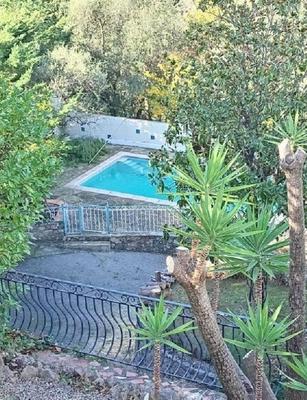 Villa - 260 m² - 8 pièces