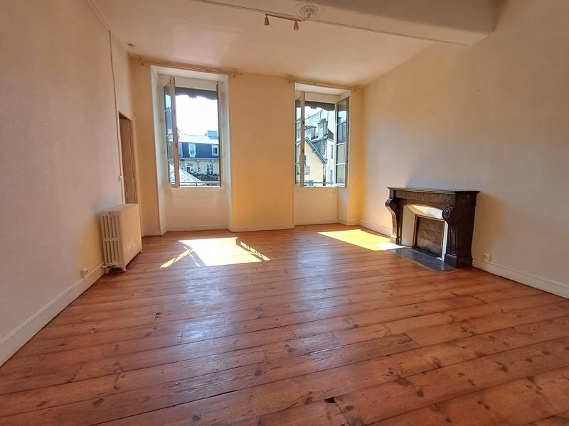 Appartement - 141 m² - 5 pièces