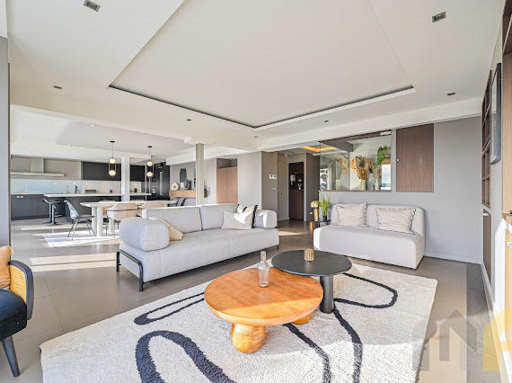 Duplex - 186 m² - 7 pièces