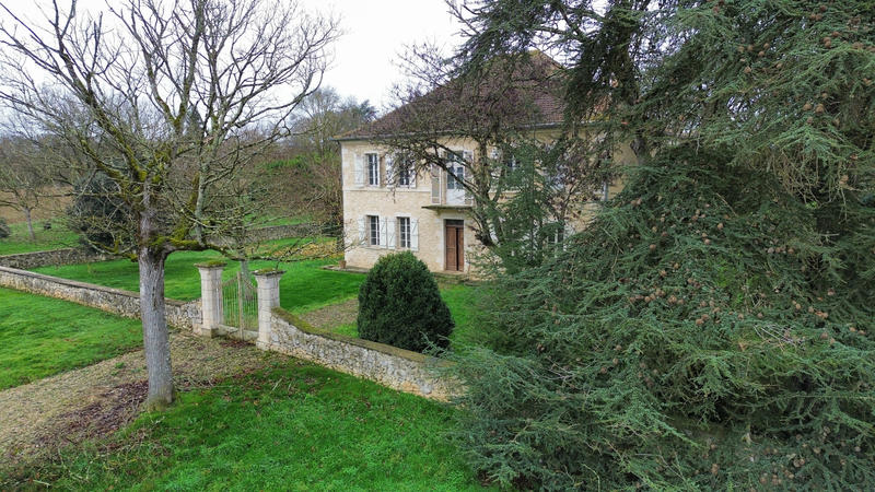 Maison - 280 m² - 7 pièces