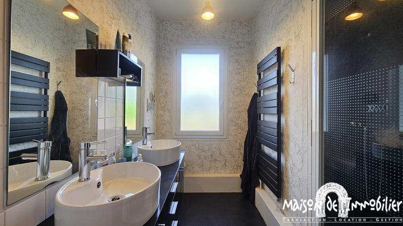 Maison - 90 m² - 3 pièces