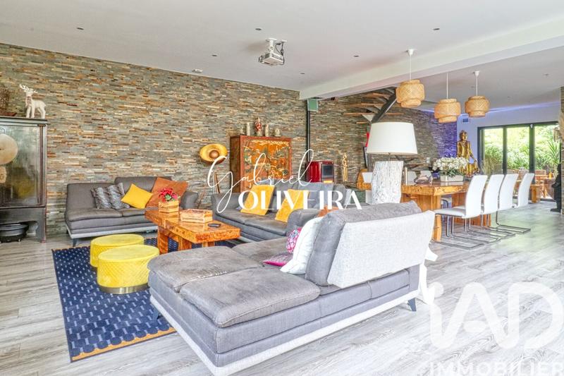 Maison de maîtres - 242 m² - 7 pièces