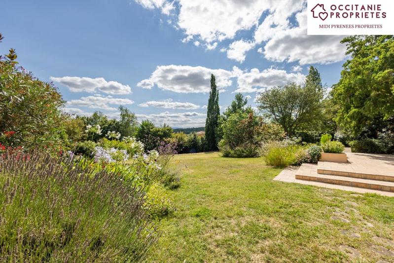 Demeure - 304 m² - 10 pièces