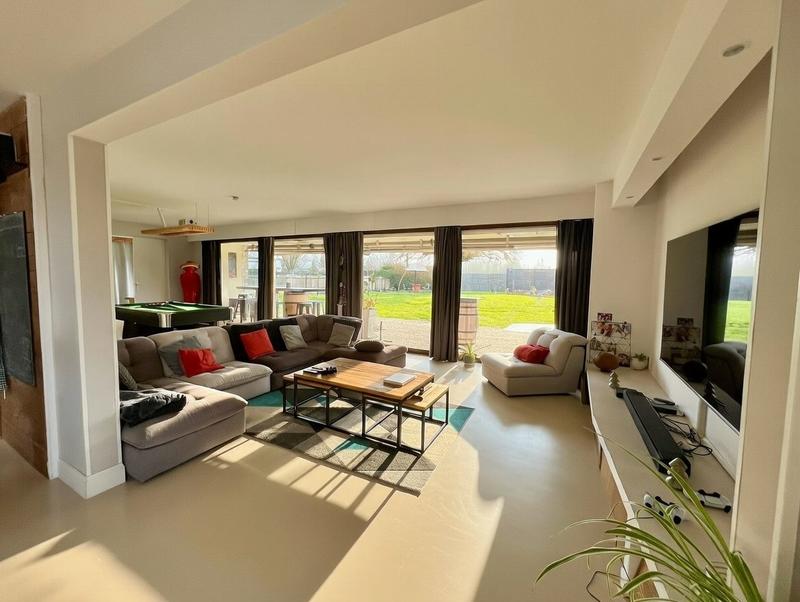 Maison traditionnelle - 183 m² - 7 pièces