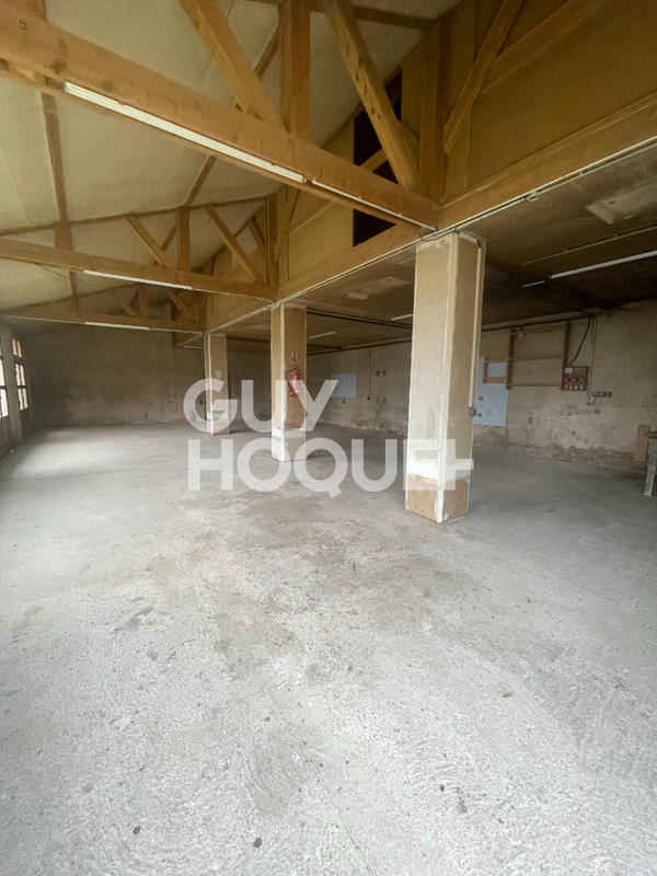 Local d'activité / Entrepôt - 200 m²