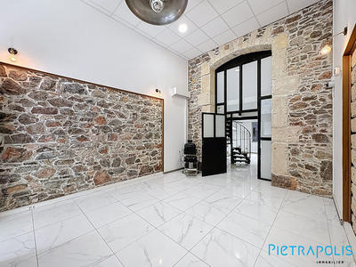Appartement - 100 m² - 5 pièces