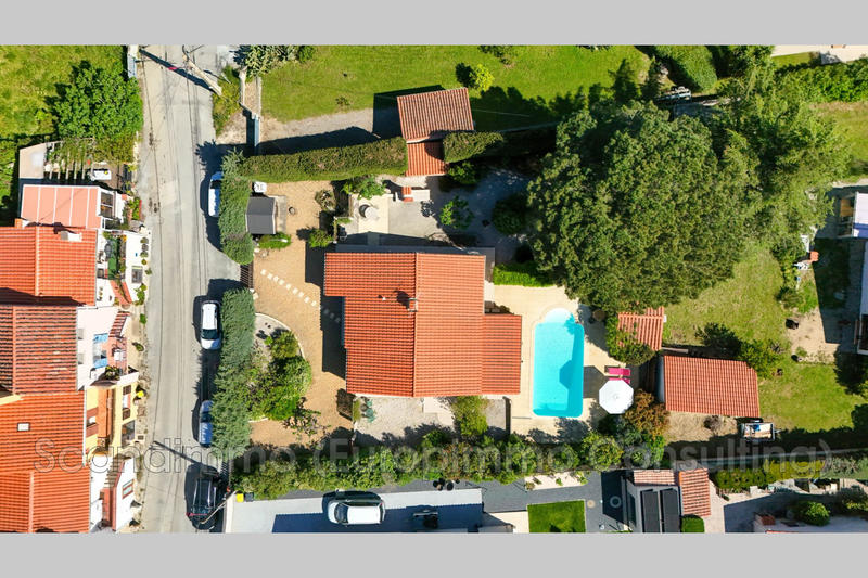 Maison - 110 m² - 4 pièces