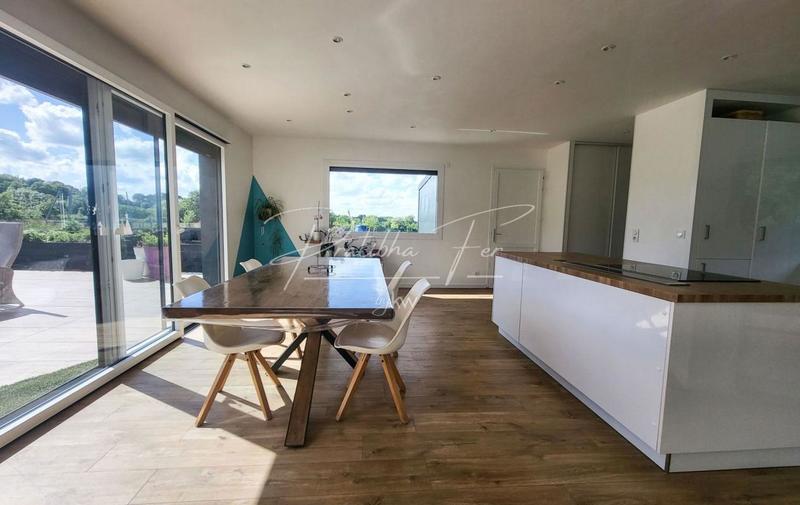 Maison d'architecte - 122 m² - 6 pièces