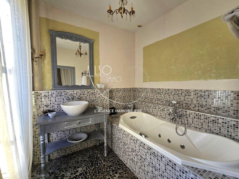 Maison ancienne - 204 m² - 7 pièces