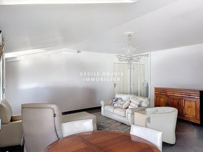 Appartement - 90 m² - 4 pièces