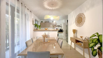 Appartement - 90 m² - 3 pièces