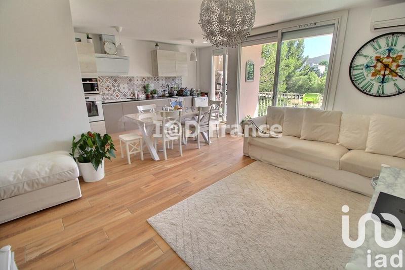Appartement - 80 m² - 4 pièces