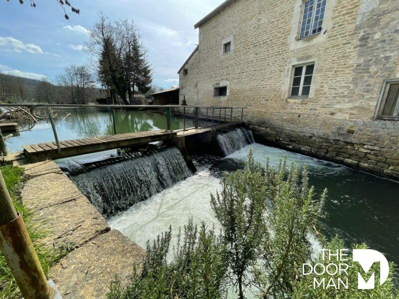 Propriété - 104 m² - 8 pièces