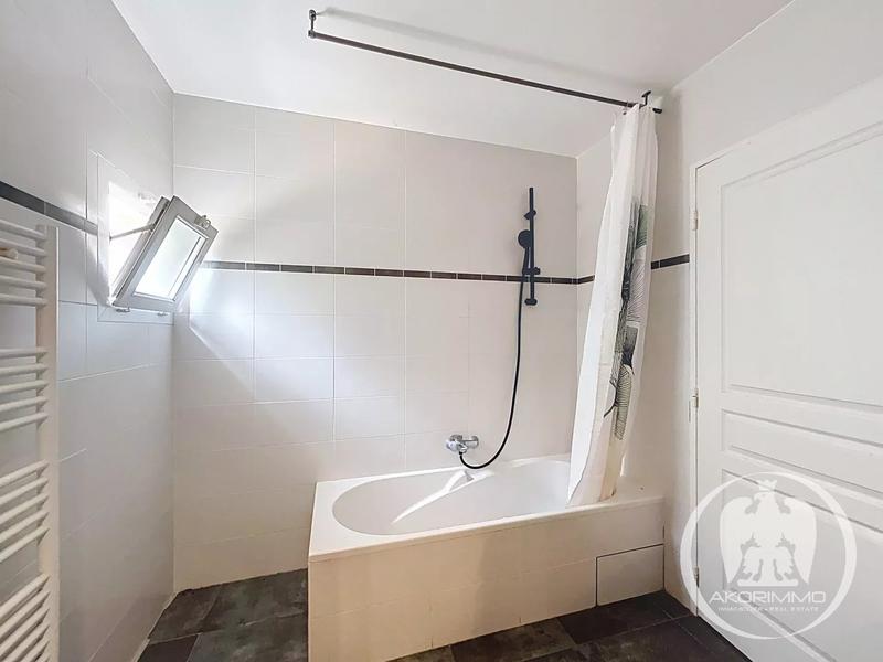 Appartement - 77 m² - 4 pièces