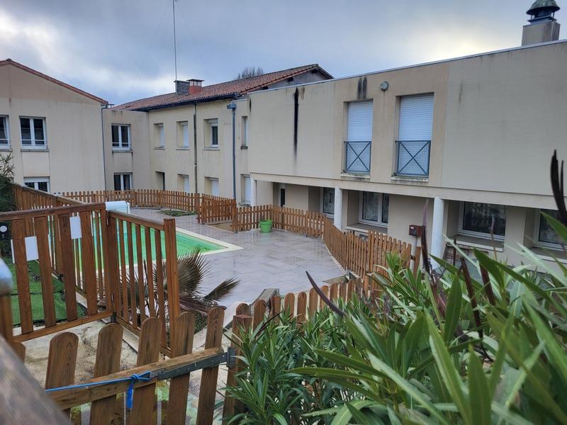 Immeuble - 1 079 m² - 46 pièces