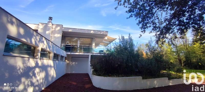 Maison - 226 m² - 7 pièces