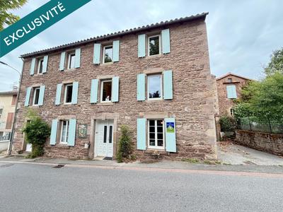 Maison - 210 m² - 12 pièces