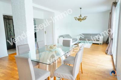 Maison traditionnelle - 130 m² - 6 pièces