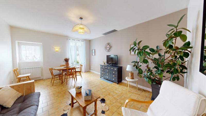 Maison en pierre - 103 m² - 4 pièces