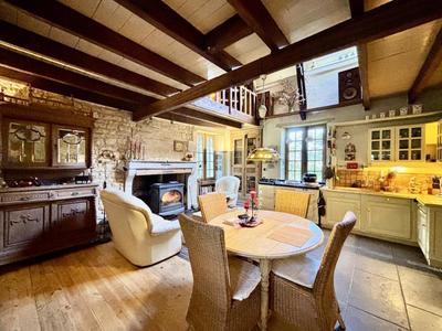 Propriété - 297 m² - 9 pièces