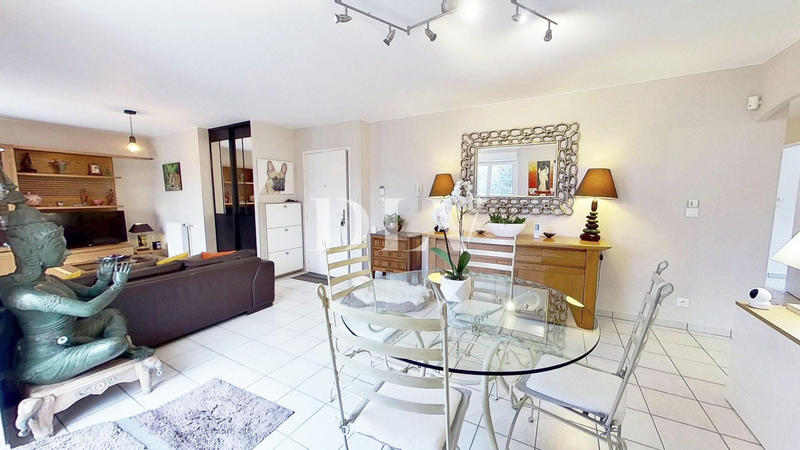 Appartement - 99 m² - 5 pièces