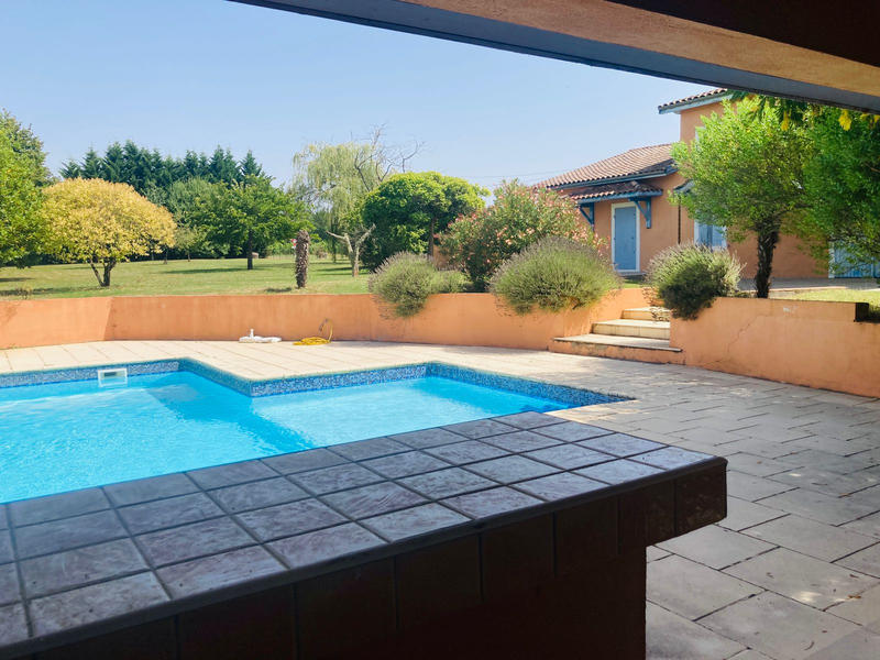 Maison - 221 m² - 7 pièces