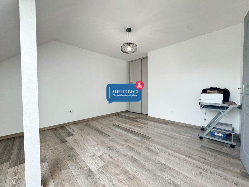 Maison - 180 m² - 5 pièces