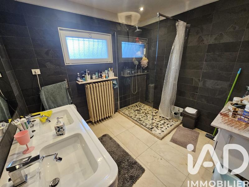 Maison - 185 m² - 5 pièces