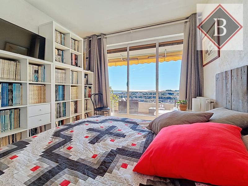 Appartement - 93 m² - 4 pièces