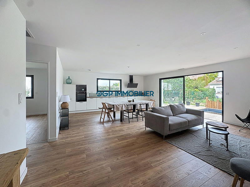 Maison - 110 m² - 4 pièces