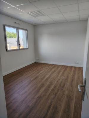 Bureau - 14 m² - 5 pièces