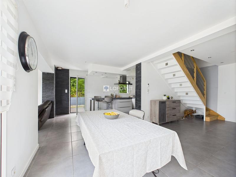 Maison contemporaine - 119 m² - 5 pièces