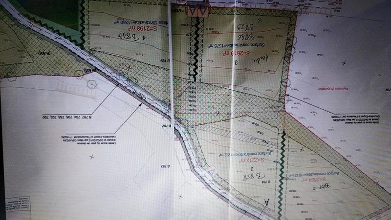 Terrain constructible - 2 213 m²