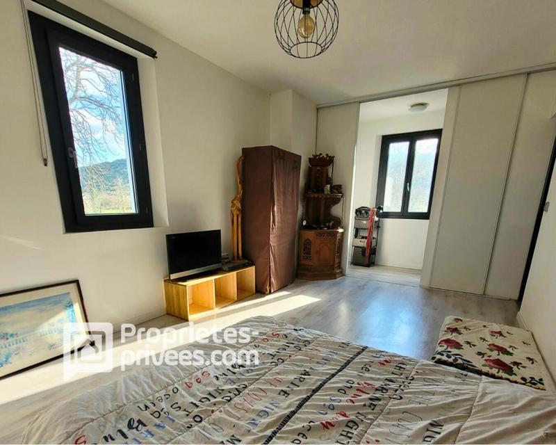 Maison - 210 m² - 9 pièces