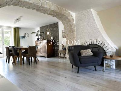 Maison - 134 m² - 6 pièces