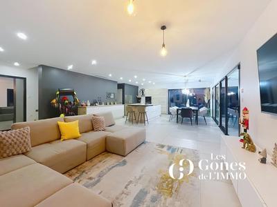 Villa - 180 m² - 4 pièces