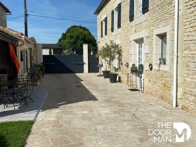 Propriété - 141 m² - 8 pièces