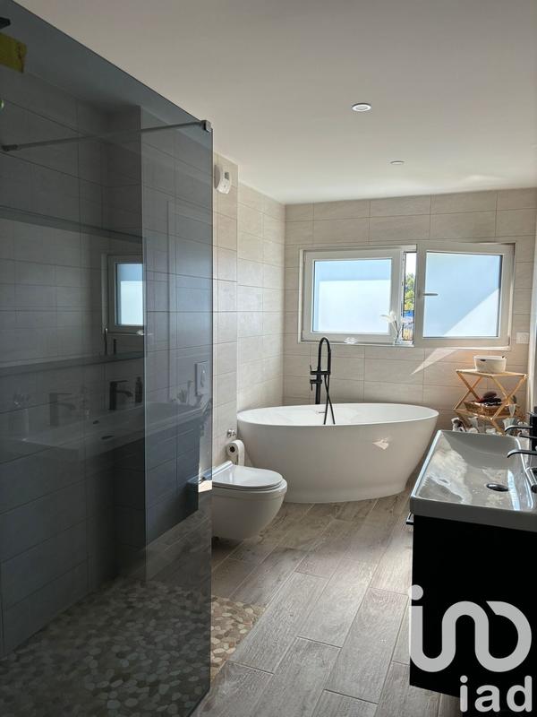 Maison - 143 m² - 8 pièces