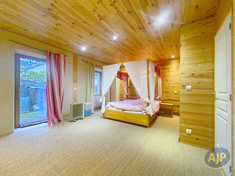 Maison - 140 m² - 6 pièces