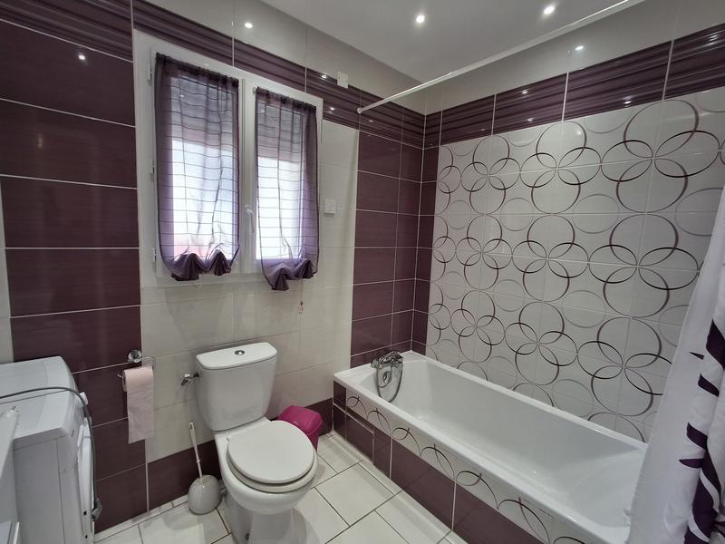 Maison traditionnelle - 170 m² - 9 pièces