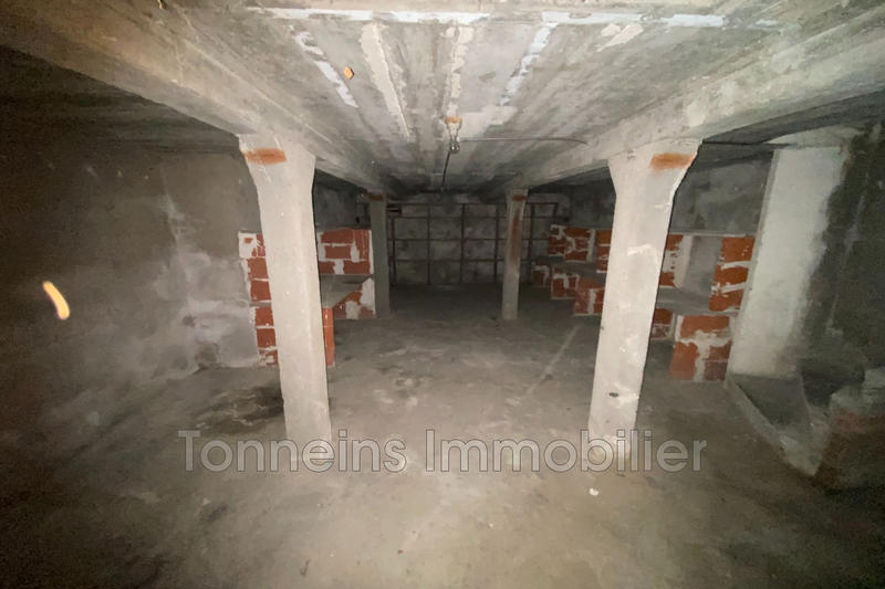 Parking / Garage - 120 m²