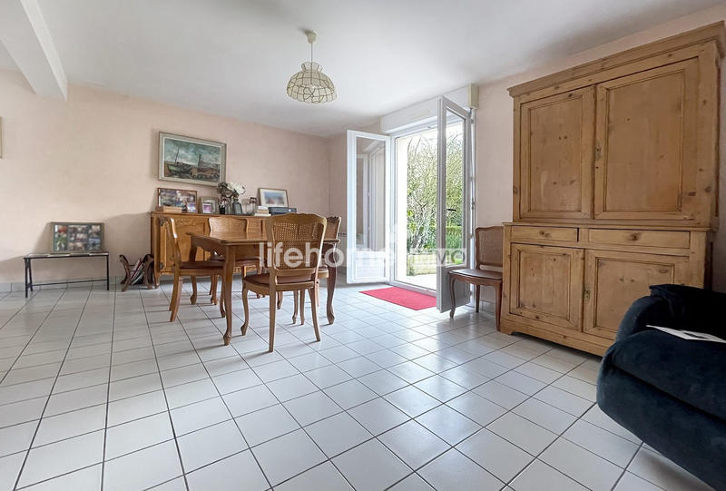 Maison traditionnelle - 94 m² - 5 pièces