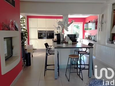 Maison - 205 m² - 9 pièces